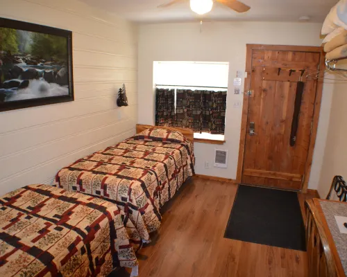 Wild Goose Lodge Hotels in Klamath County