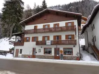 B&B Astor Hotel dekat Serrai di Sottoguda