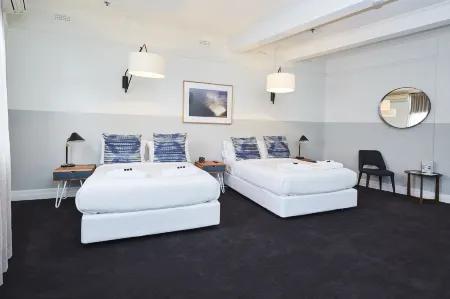 Bridgeview Hotel Willoughby Отели в г. Seaforth