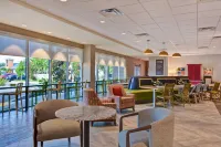 Home2 Suites by Hilton Naples I-75 Pine Ridge Road فنادق في Collier County