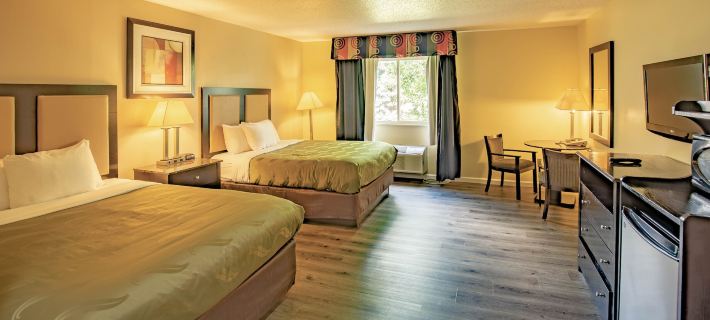Quality Inn & Suites Woodstock Near Lake Geneva Hotels in McHenry County