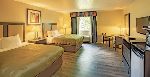 Quality Inn & Suites Woodstock Near Lake Geneva Hotel a Crystal Lake