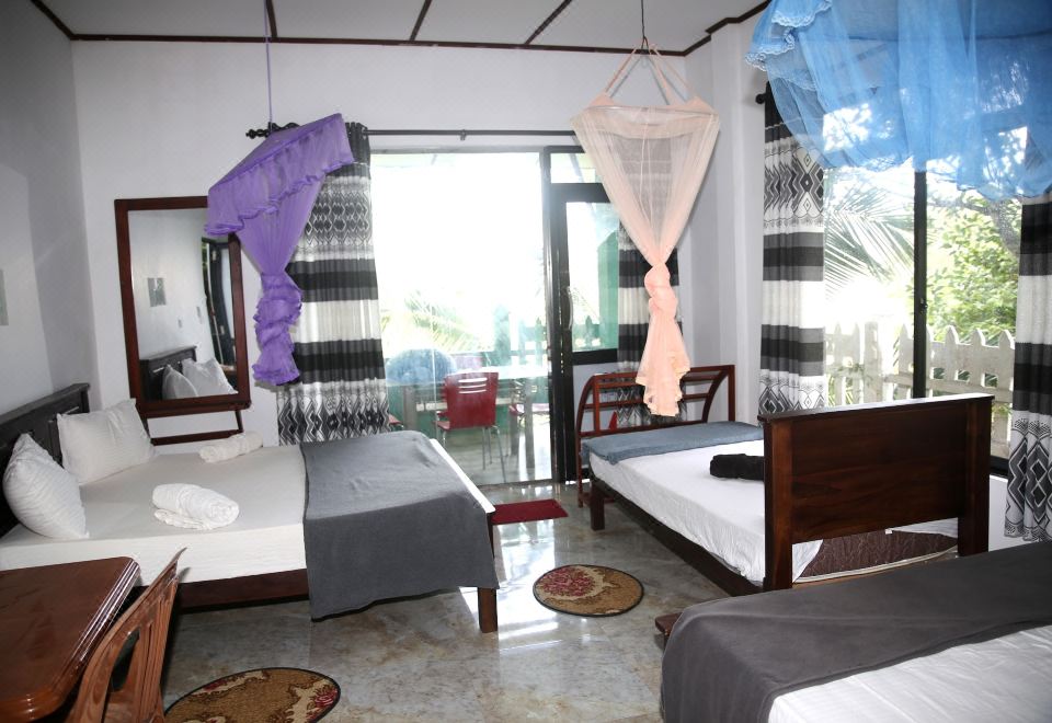 9 Arch View Rest Inn - Housity