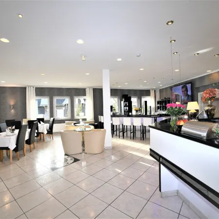 Ascot Hotel