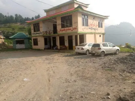 Lal Tower Hotel Отели в г. Malam Jabba