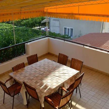 Apartments Karlo