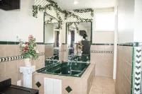 Capri Inn and Suites