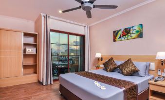 Triton Beach Hotel & Spa