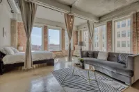 Luxury Downtown Dallas Stay by Amyfinehouse Hotels in 