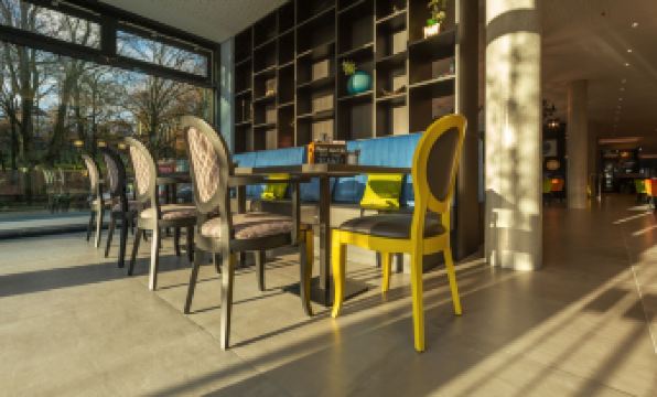 Holiday Inn - the niu, MOOD MAINZ by IHG