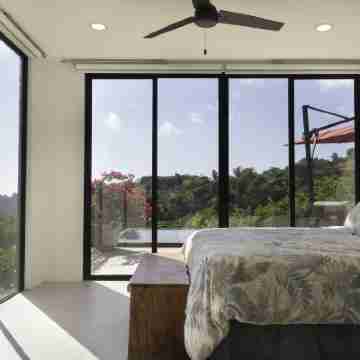 Prime Hermosa: Ocean View Villa w/ Infinity Pool by RedAwning Rooms