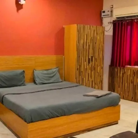Nirmalya Plaza