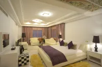 The Penthouse Suites Hotel Hotels near Résidence DIDON