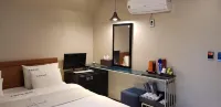 Blue Hotel