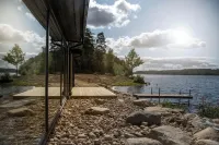 Två Skyttlar Hotels in Marks kommun