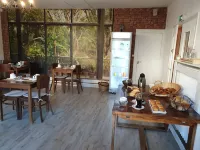 Logis Hôtel Saint Cyr 셍-로헝-누엉 호텔