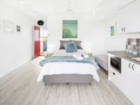 Studio on Morgo over Looking the Ocean and Rivers Hotels in Urunga