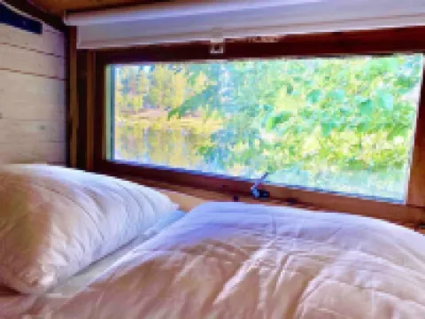 Romantic Cabin Right on the Lake with Fire Place Hotels in Hedemora