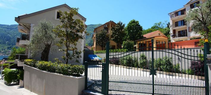 Apartments Olive Hotels in Dobrota