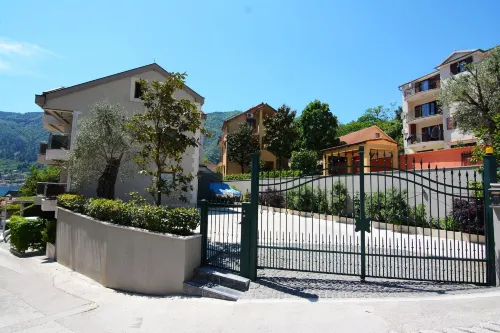 Apartments Olive Hôtels à : Dobrota