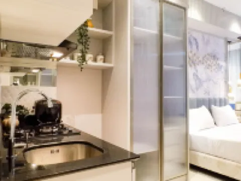 Grand Luxurious and Spacious Studio at Benson Supermall Mansion Apartment Hotels in Sambikerep