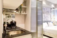 Grand Luxurious and Spacious Studio at Benson Supermall Mansion Apartment Hotels in Sambikerep