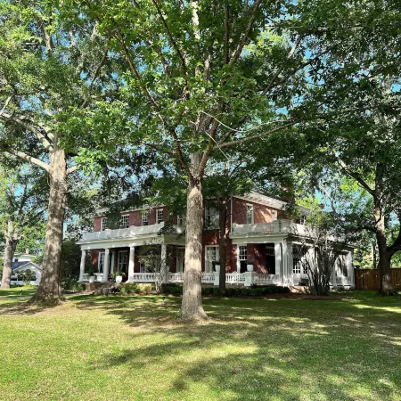 Huffman Manor Inn