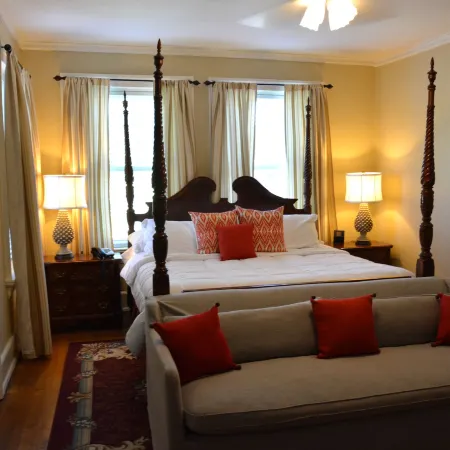 Inn at 835 Boutique Hotel