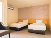 INNARA HOTEL Hotels near Thepprasit Thai Boxing Stadium