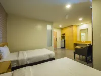 INNARA HOTEL Hotels near Thepprasit Thai Boxing Stadium