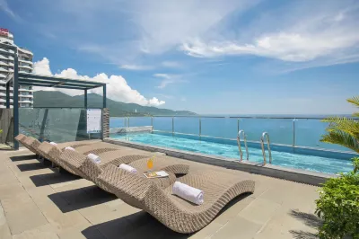 Mangata Beachfront Hotel - Rooftop Bar Sea View Các khách sạn ở Đà Nẵng