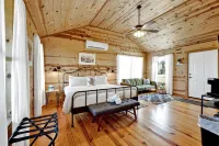 Rocky Ridge Cedar Cabin With Hot Tub & Amazing Views Hotels in Fredericksburg