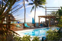Conch Key Fishing Lodge & Marina - Pools