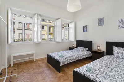 Lemon Hostel Faro Hotels in Ольяу