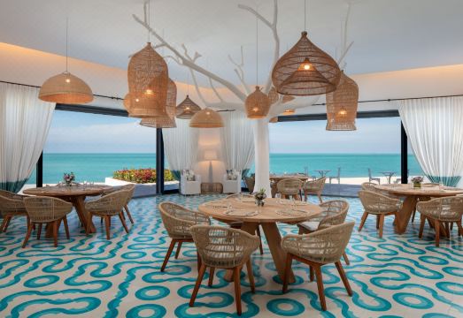 아난타라 산토리니 아부다비 리트릿 인피니티 풀 이미지