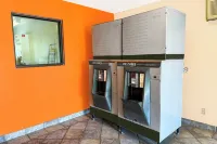 Luxury Inn by OYO Albany