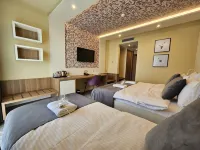 Hotel Etna Hotels in Добой