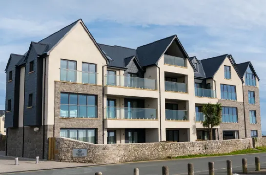 Apartment 3 Waterstone House - Sea Front Apartment, Hot Tub - Jacuzzi