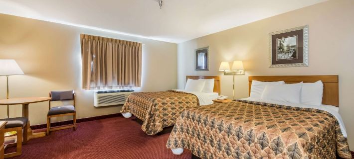 Econo Lodge Hotels in Barron County