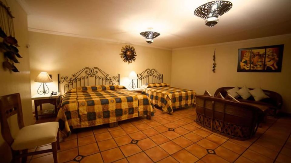 Hotel Hacienda del Sol