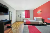 Motel 6 Victorville, CA - Apple Valley - parking