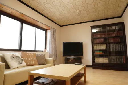 Private House for Rabbit Island Отели в г. Такехара