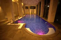 Malak Regency Hotel - Swimmingpools