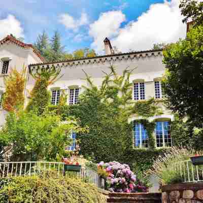 Villa Aimée – Gîte, chambres d’hôtes & appartement avec piscine à Vals-les-Bains, à 2 min des thermes Ardèche Hotel Exterior