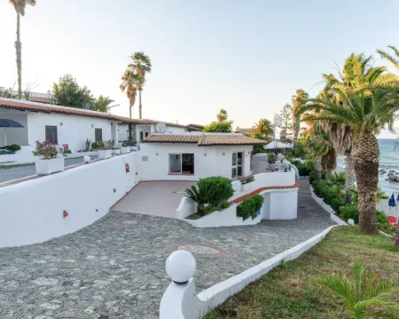 Residence Albatros Hotels in Briatico