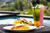 Dago Highland Resort Hotel di Cimenyan