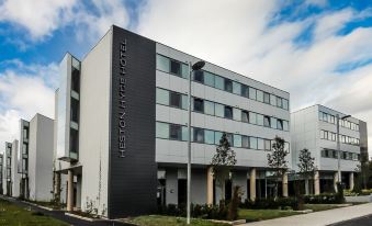Heston Hyde Hotel