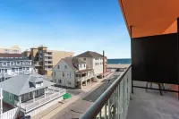 Americana Motor Inn on Boardwalk - Sea View