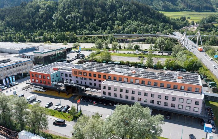 Hwest Hotel