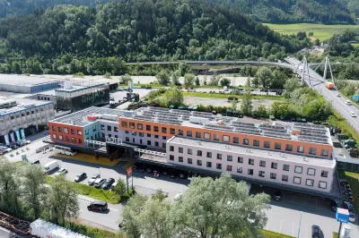 Hwest Hotel